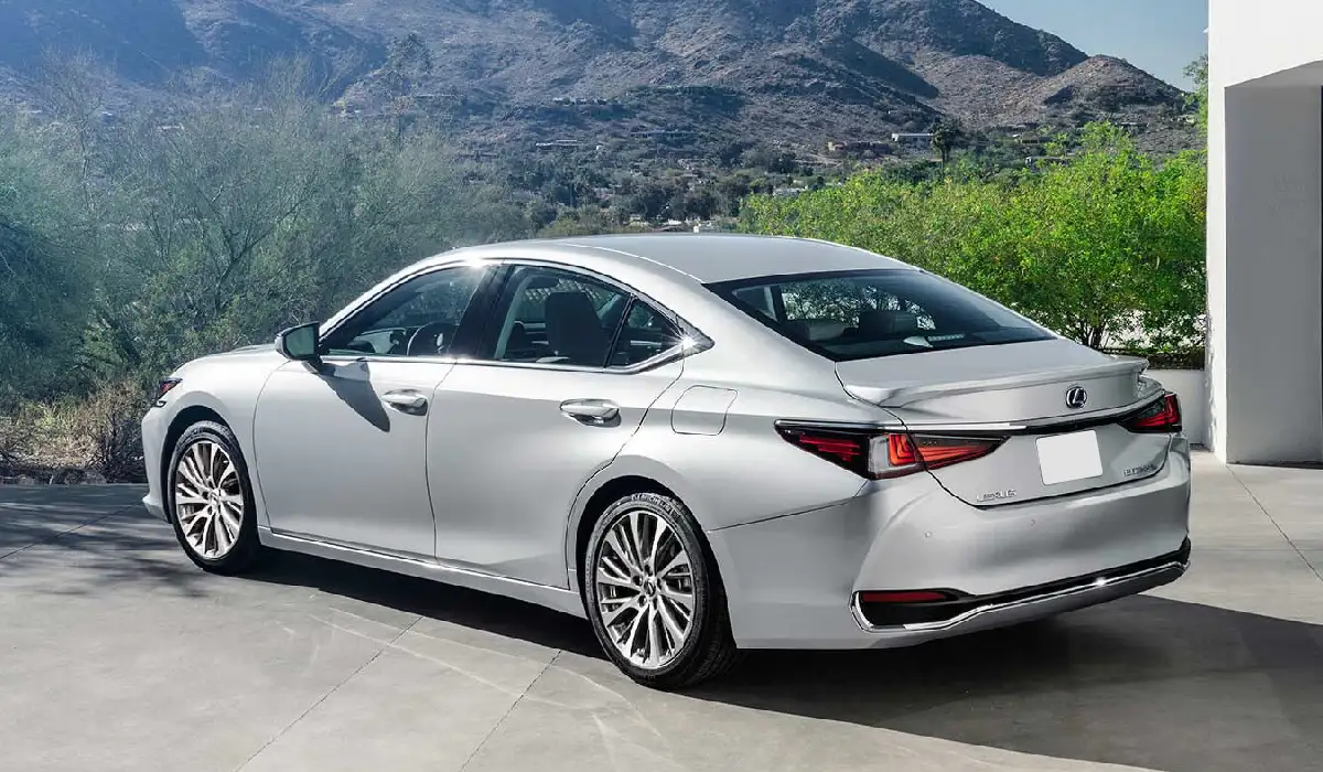 Lexus - ES 300h Exquisite - Luxury SUV Car Rentals - Preowned SUV Car - Exclusive Concierge Club.webp